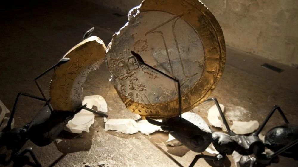Η Ιταλία με χρέος 2,7 τρισ. ευρώ έτοιμη να τινάξει στον αέρα την Ευρωζώνη – Με πραξικόπημα προσπαθούν να επιβάλουν την πολιτική τους Γερμανία και ΝΤΠ